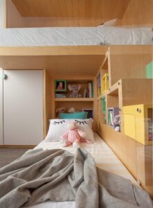 quarto infantil com marcenaria colorida e diferenciada